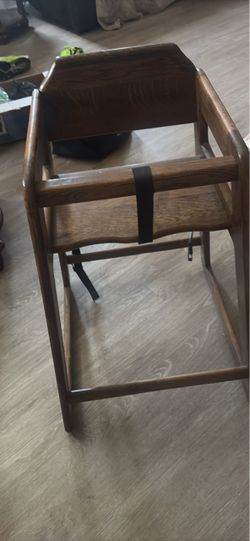 Wooden highchair
