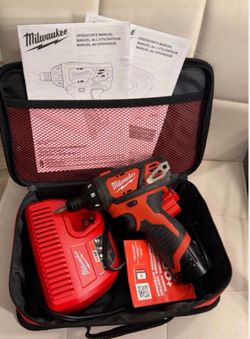 Milwaukee M12 cordless screwdriver