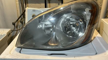 Freightliner CASCADIA Left Headlight