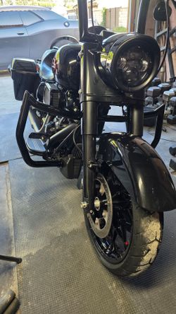 ELEV8 engine guard off 2024 harley davidson road king special