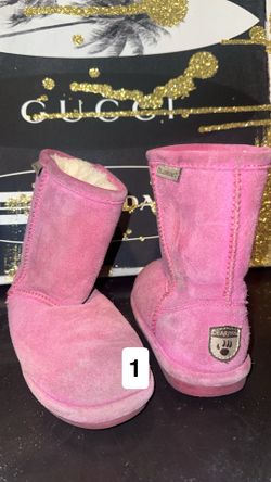 Bearpaw Youth Boots – Size 1 Pink suede Bearpaw boots 💕 cozy and warm inside. Light wear visible but still in good condition.  💰 $10 (OBO)
