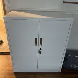 Metal Cabnet 