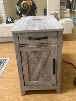 End table with charging station