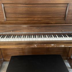 Story &Clark Piano