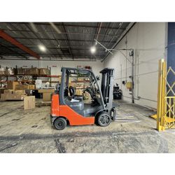 Electric Forklift Toyota 10 Years 1700 Hours 