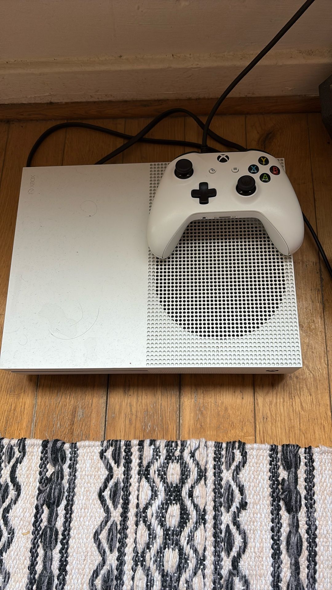 Xbox One S 500GB - Great Condition