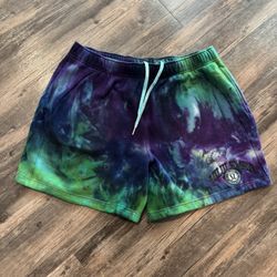 Lululemon Scuba Oversized MR Short 7” Graphic - Size XL