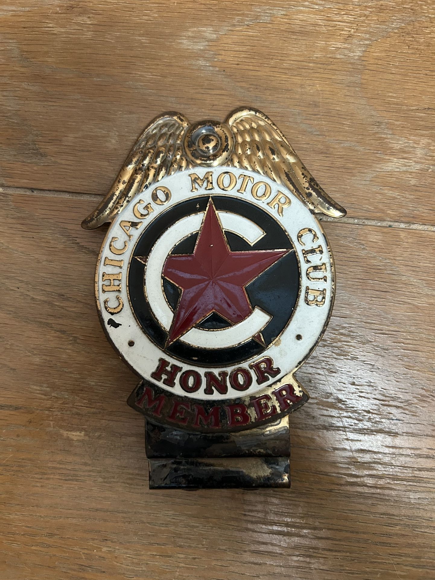 Vintage 1950s Chicago Motor Club License Plate Badge