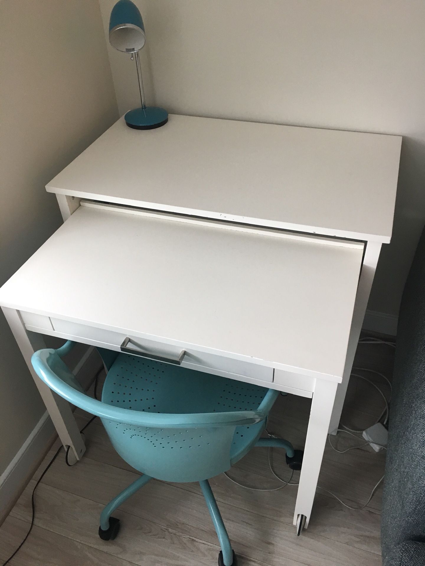 Writing desk with extension and chair