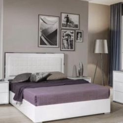 Queen Size Bed for Sale – Excellent Condition