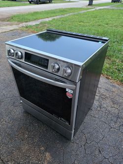 BRAND NEW LG Easy Clean 30" Glass Top 5 Burner 6.3 cu ft Slide-In Electric Induction Range, Printproof Stainless Steel