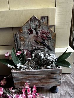 Small 4” fence with flowers