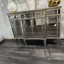 Mirrored Cabinet 