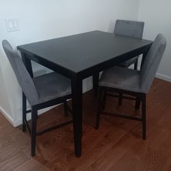 Dinning Table 