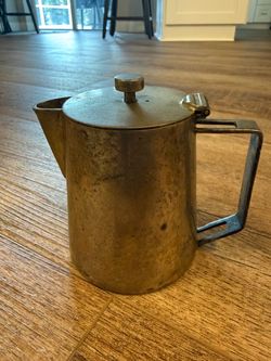 Grand Silver Co. Wear Bright Art Deco Silverplate Coffee/Tea Pot w/ Lid. Nickel Silver Silver Soldered “Designed Especially for Savarin Restaurants”