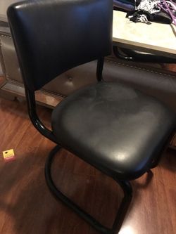 Leather chair! Pick up today! $25