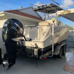 2006 Boston whaler Center consol