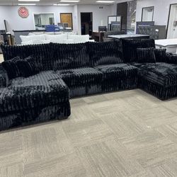 NEW SECTIONAL SOFA AND FREE DELIVERY