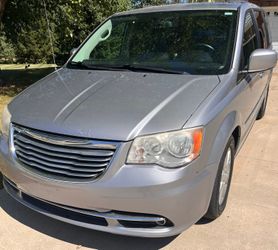 Chrysler town and country van