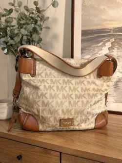 Michael Kors Signature Hobo Shoulder Bag – Beige/Tan