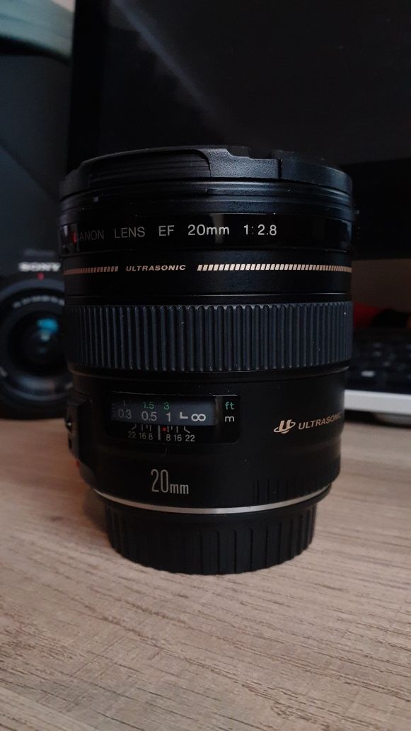 20mm Ultrasonic Canon EF lens 2.8