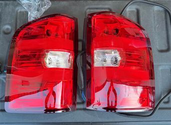 07-13 Chevy Silverado Tail Lights