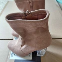 Size 7-1/2**** Free 19114 Zip Local Pick Up Its Still Available 