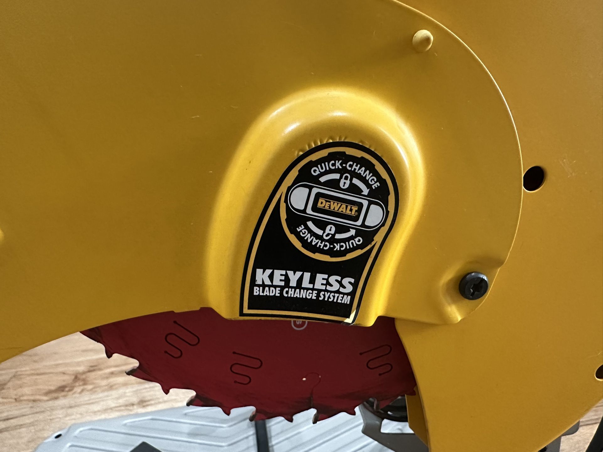 Dewalt 15 Amp Corded 14 in. Cut-Off Saw 