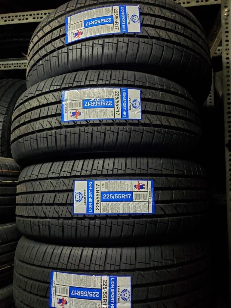 225/55/17 Set De Llantas