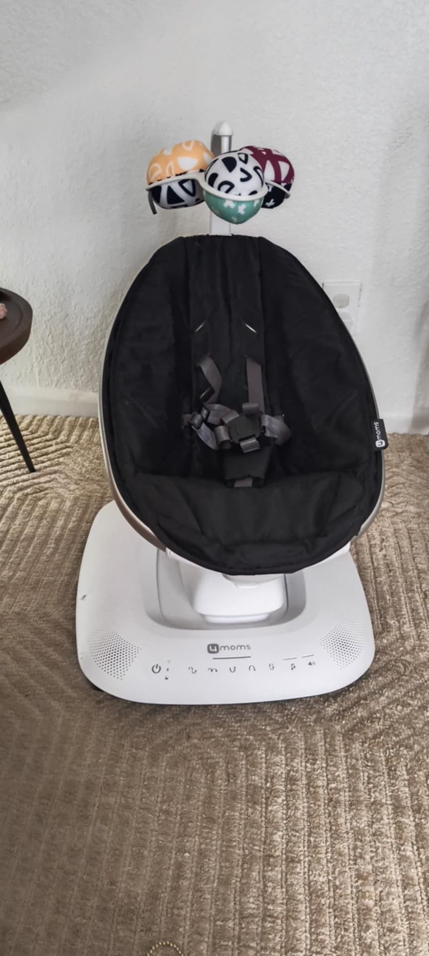  Baby Swing / Glider/ Four Moms MamaRoo/