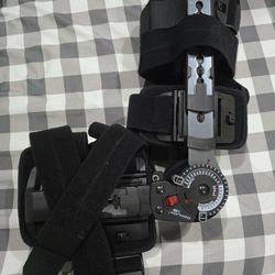 Don Joy X-Rom Post-Op Universal Knee Brace