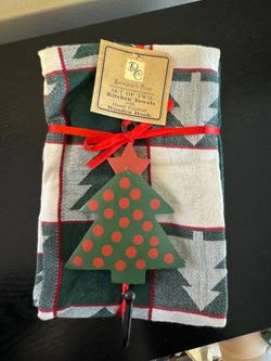 Designer's Club Kitchen Christmas Towels Set w/ Wooden Hook
