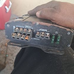 2000 4 channel audiopipe amplifier