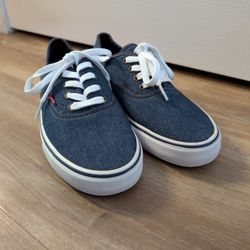 Levi's Shoes Size 8