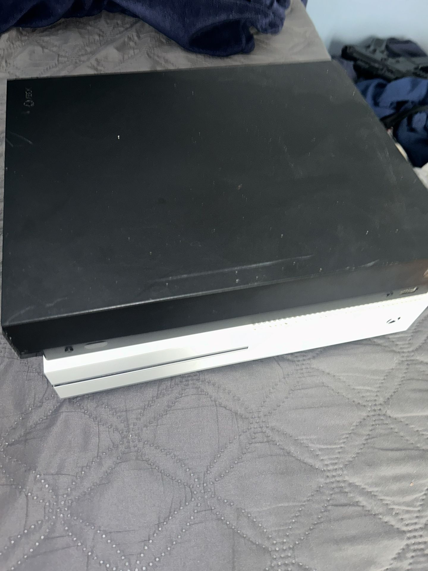 2 Xbox’s 2 Ps4s And 15+ Games