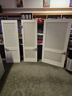 3 Changing Room Doors