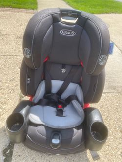 Graco Headrest 6 car seat, everything is working good and good condition.