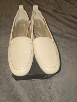 Naturalizer- Jordyn Loafers (Size 9.5) $25