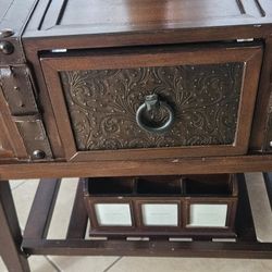 
Elegant Wooden Side Table – 35