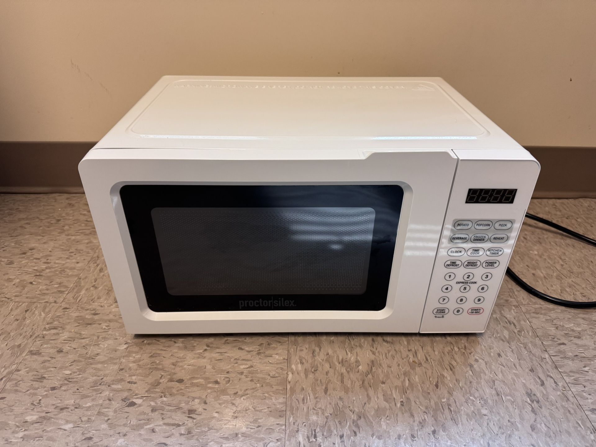 Proctor Silex White Microwave