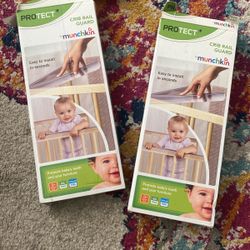 Munchkin crib rail clearance guard