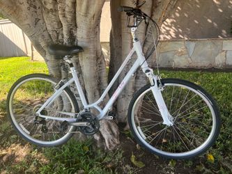 Women’s Liv Cypress DX W Hybrid Bicycle
