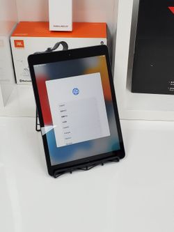 Apple IPad 5th Gen🔥