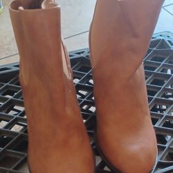Women's Boots Size 9