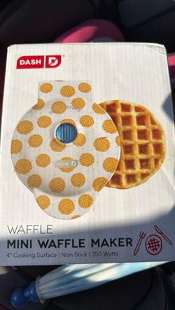 Mini waffle maker