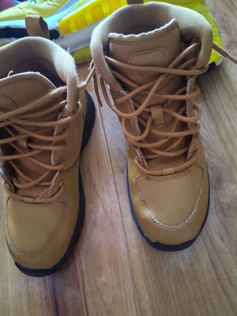 5 Pairs  Air Max, Jordan's, And Nike Boots Sizes 4-5