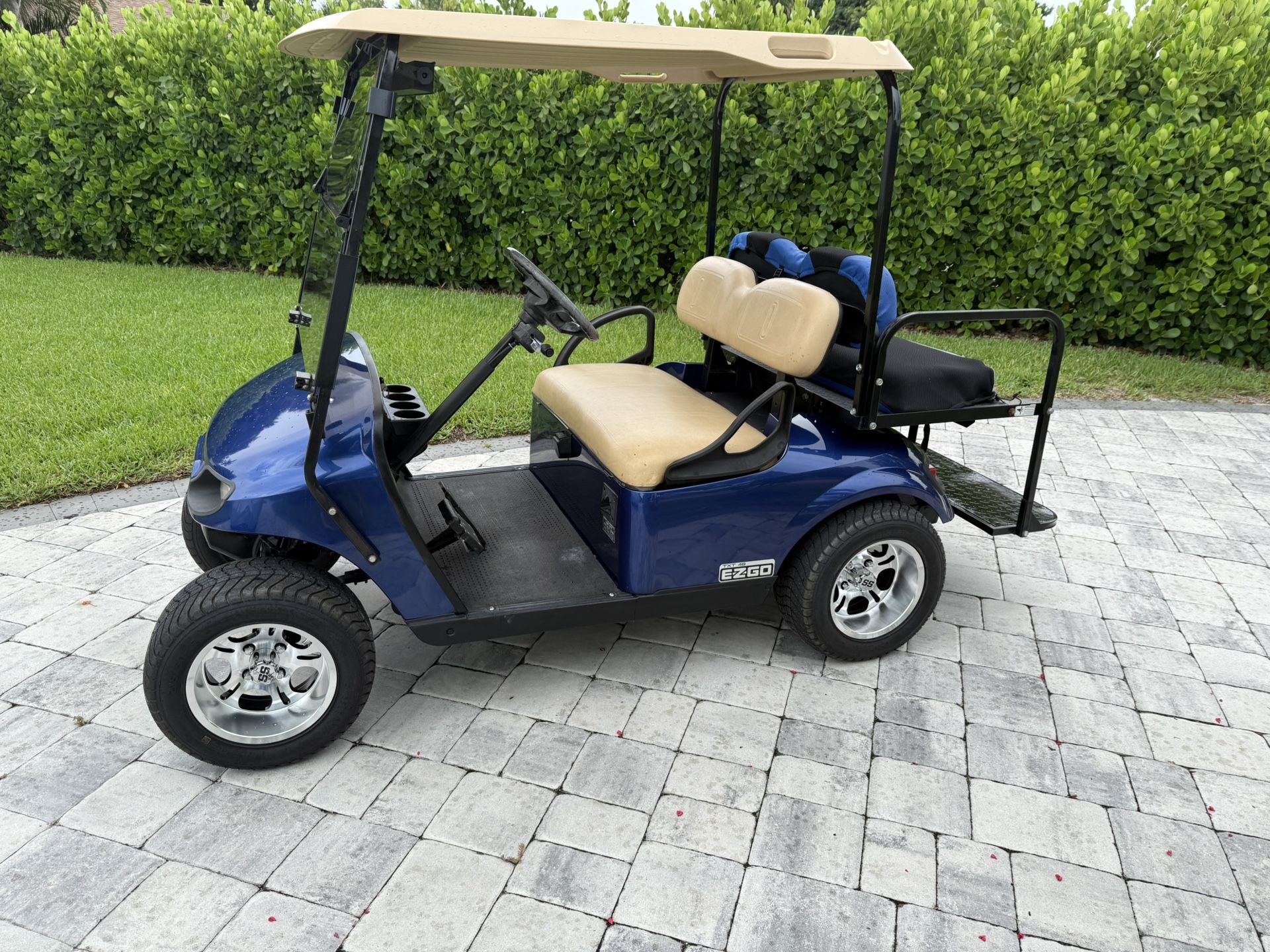 2017 Ezgo TXT Golf Cart - NEW BATTERIES 