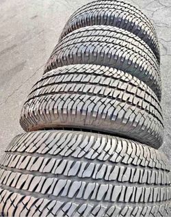 275/70/18 MichelinSelling a set of 4 tires in excellent condition 🫡