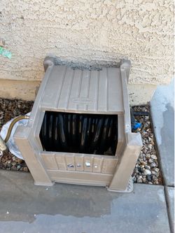Suncast hose reel with hose