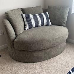 Spinning chair- Thomasville